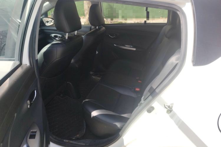 Used Toyota YARiS L Zhi Xuan 2015 1.5E Automatic Charm Edition
