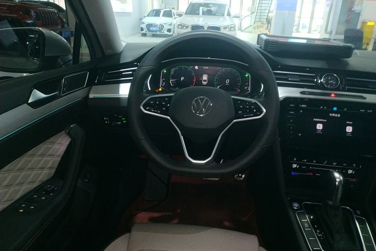 Used Volkswagen Magotan 2023 2 Million Units Commemorative Edition 330TSI DSG Luxury Version