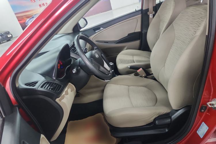 Used Hyundai Verna (older generation) 2016 1.4L Manual Smart GLS Trim Left Front Seat