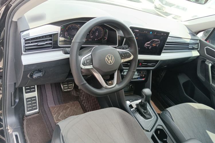 Used Volkswagen Tiguan L 2024 330TSI Automatic Two-Wheel Drive R-Line Enhanced Edition Center Console