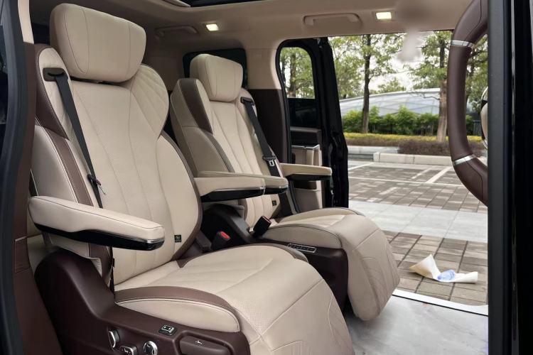 Used Hongqi HQ9 2024 2.0T Business Edition
