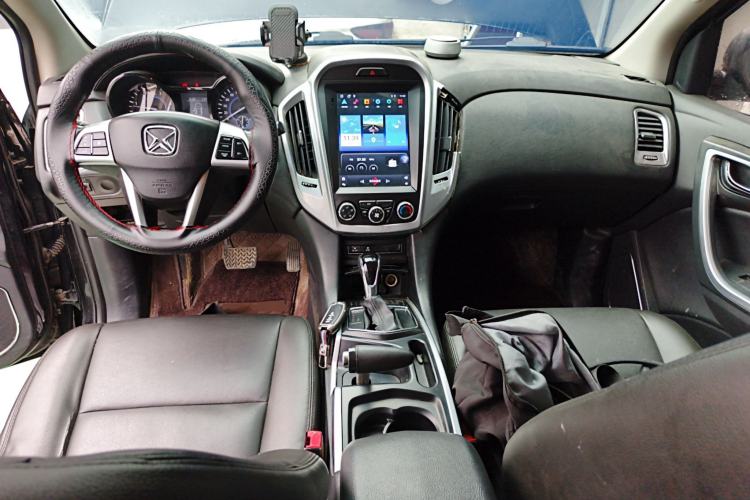 Used JMC Yusheng S350 2014 2.4T Automatic 2WD Diesel Luxury Version with Sunroof 5 Seats