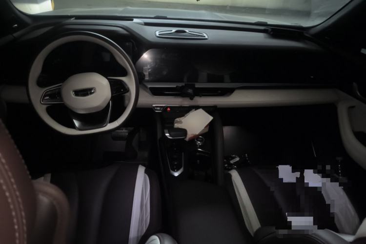 Used Geely Auto Monjaro L 2021 2.0TD High-Power Automatic All-Wheel-Drive Flagship Version Center Console