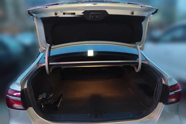 Used Roewe i6 New Energy 2017 45T Hybrid Connect & Smart Enjoyment Edition