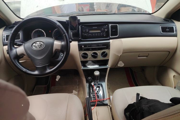 Used Toyota Corolla EX 2013 1.6L Automatic Excellence Edition Center Console