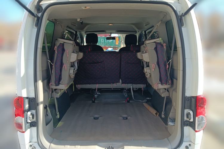 Used Nissan NV200 2016 1.6L Manual Luxury Model Trunk