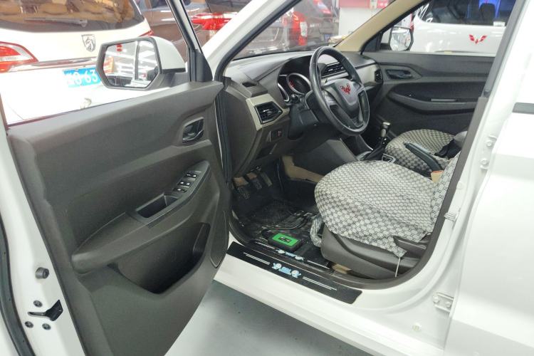 Used Wuling Hongguang 2021 1.5L S Standard Version LAR Driver Seat