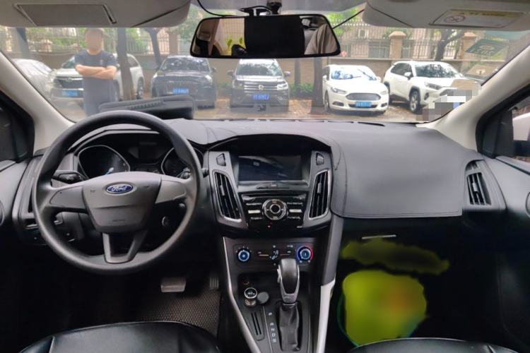 Used Ford Focus 2015 Hatchback 1.6L Automatic Comfort Model Interior 2