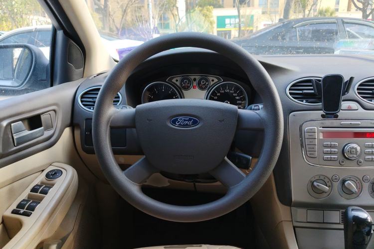 Used Ford Focus 2011 Sedan 1.8L Automatic Fashion Edition