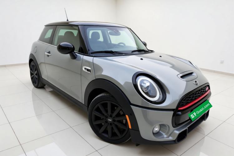 Used MINI 2021 2.0T COOPER S Classic Edition Front Right 45 Deg