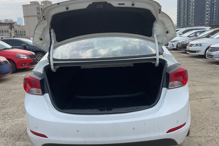 Used Hyundai Elantra (5th Generation / Langdong) 2012 1.6L Automatic Fashion Edition Trunk