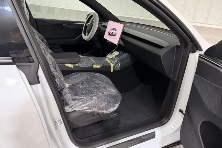 Used Tesla Model Y L 2025 Model Long-Range All-Wheel-Drive Version