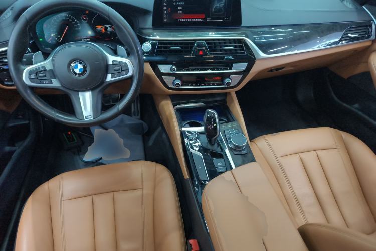 Used BMW 5 Series 2019 Facelifted 530Li Leading Edition M Sport Package