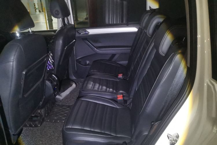 Used Volkswagen Touran 2018 Volkswagen Touran L 280TSI DSG Comfort Edition 7 Seats China V Emission Standard Left Rear Seat