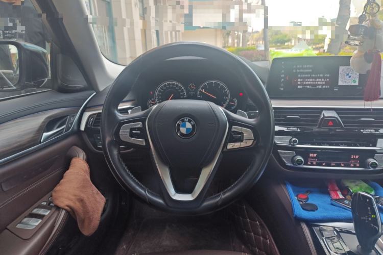 Used BMW 5 Series 2018 Facelifted 530Li Luxury Edition Premium Package Steering Wheel