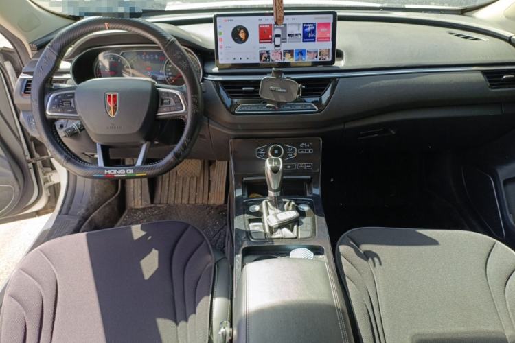 Used Hongqi H5 2019 30TD Dynamic Edition Center Console