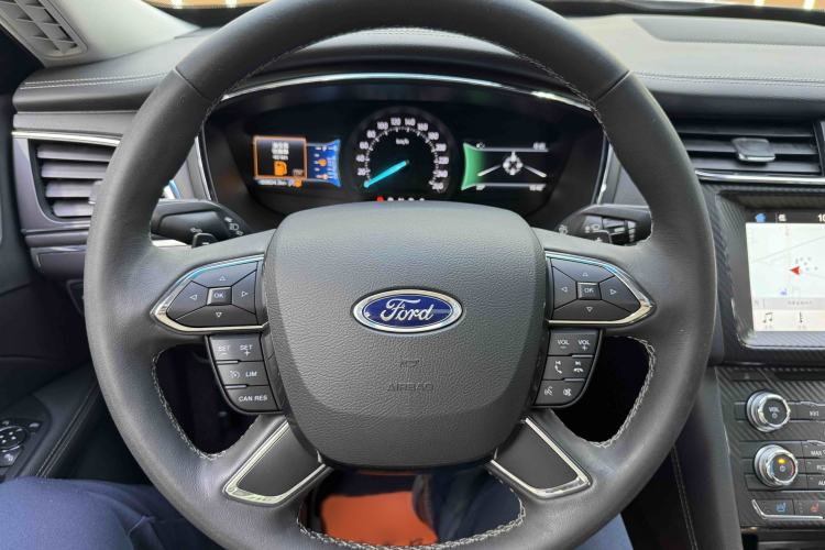 Used Ford Taurus 2017 EcoBoost 245 Fashion Edition Interior 2