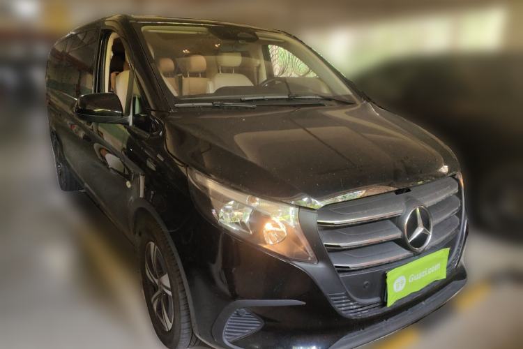 Used Mercedes-Benz Vito 2024 2.0T Elite Version 9 Seats Front Right 45 Deg