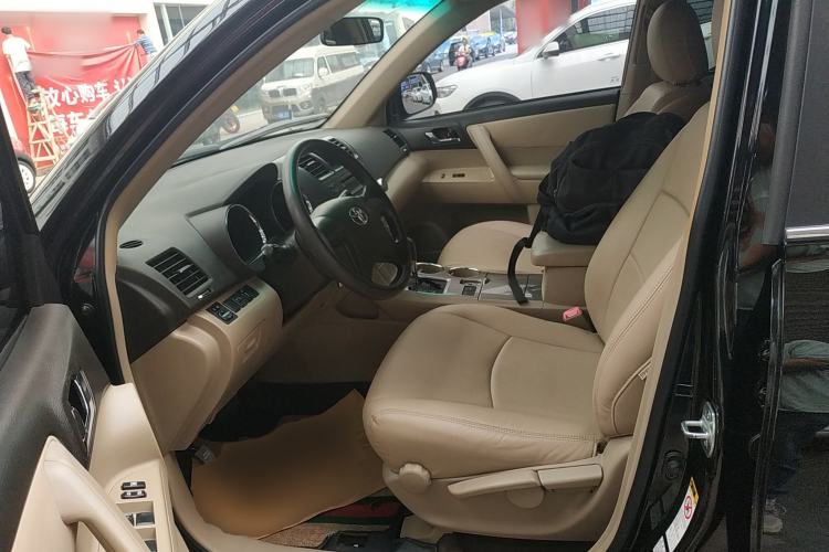 Used Toyota Highlander 2012 2.7L Two-Wheel Drive 7-Seater Elite Edition Left Front Seat