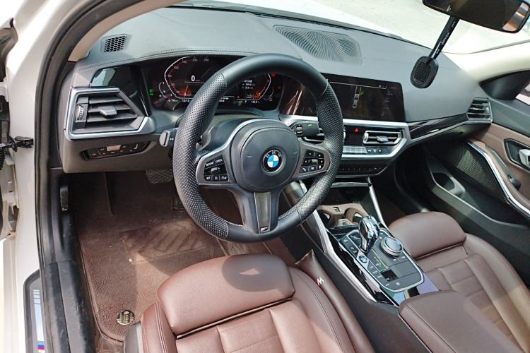 Used BMW 3 Series 2021 Second Facelift 320Li M Sport Package Center Console