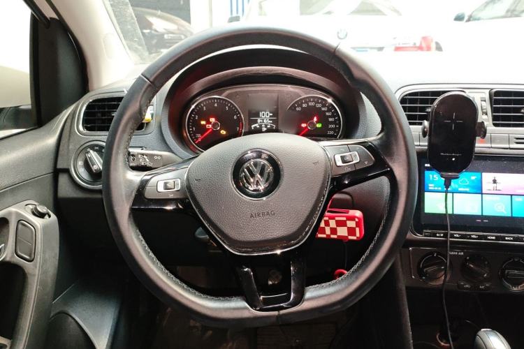 Used Volkswagen Polo 2016 1.6L Automatic Comfort Model
