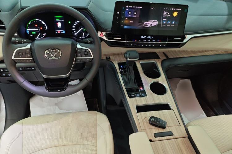 Used Toyota Sienna 2026 Model 2.5L Dual-Engine Four-Wheel-Drive Premium Edition