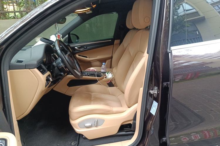 Used Porsche Macan 2017 Macan 2.0T Left Front Seat