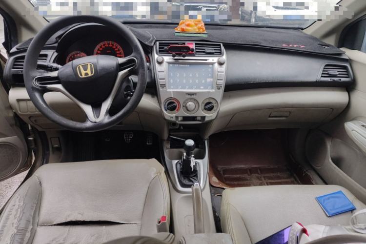 Used Honda City Classic 2008 1.5L manual Elite Edition Center Console