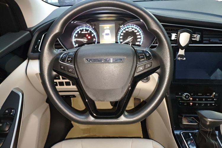 Used Venucia D60 2018 1.6L CVT Smart Connect Elite Edition