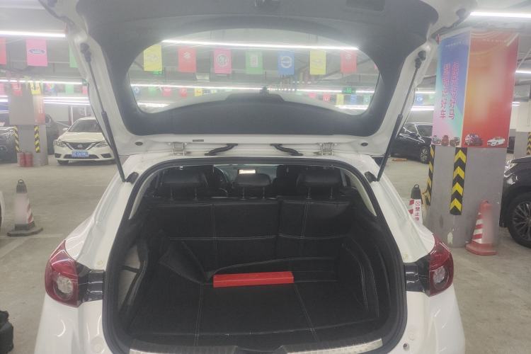 Used Mazda 3 Axela 2017 Hatchback 2.0L Automatic Luxury Model Emission Standard China V