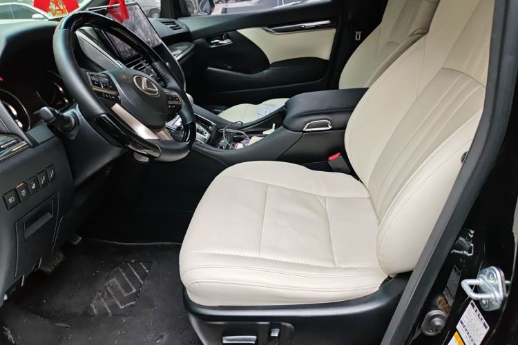 Used Toyota Alphard 2018 Revised Version 3.5L Luxury Edition
