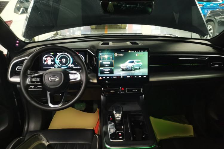 Used GAC Trumpchi GS8 2022 Linghang Series 2.0 TGDI Two-Wheel-Drive Luxury Smart Connectivity Version (7 Seats) Center Console