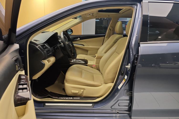 Used Toyota Camry 2015 Dual-Engine 2.5 HG Luxury Navigation Edition Left Front Seat