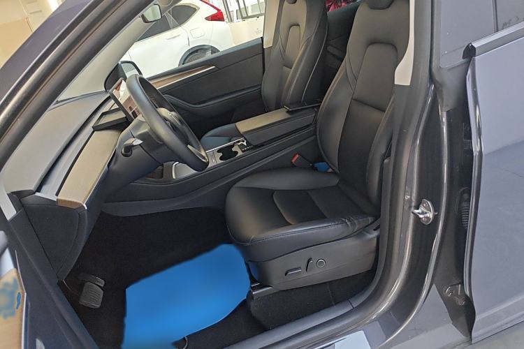 Used Tesla Model Y 2021 Long-Range All-Wheel-Drive Version