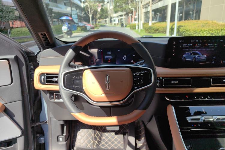 Used Lincoln Aviator 2024 3.0T V6 Four-Wheel Drive Presidential Edition Six Seats Steering Wheel