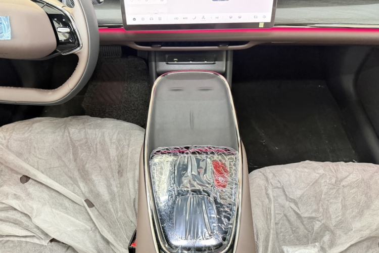 Used CHANGAN NEVO A07 2025 Blue Whale Range-Extending Version 230 Flagship Model Interior 5