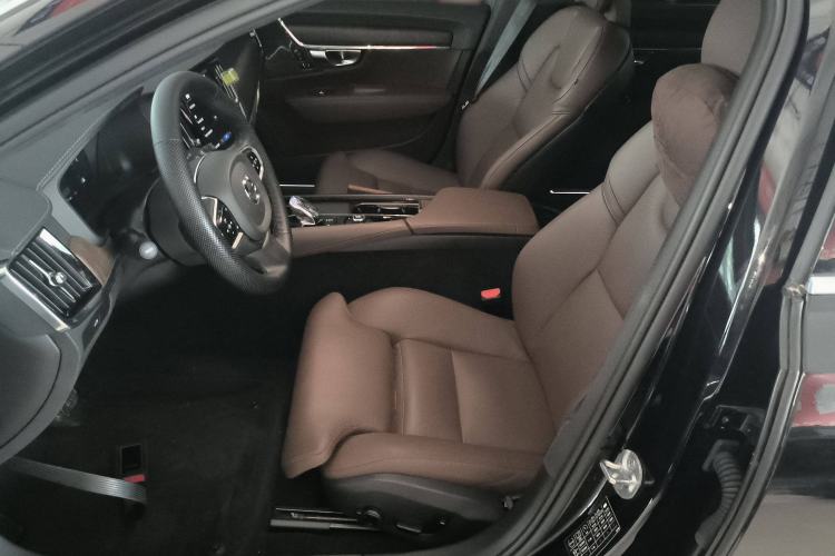 Used Volvo S90 2024 B5 Zhiyuan Luxury Edition
