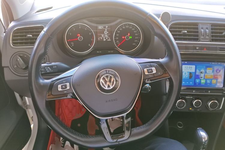 Used Volkswagen Polo 2016 1.6L Automatic Comfort Model Steering Wheel