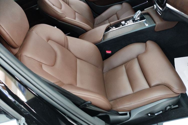 Used Volvo S90 2024 B5 Zhiyuan Luxury Edition
