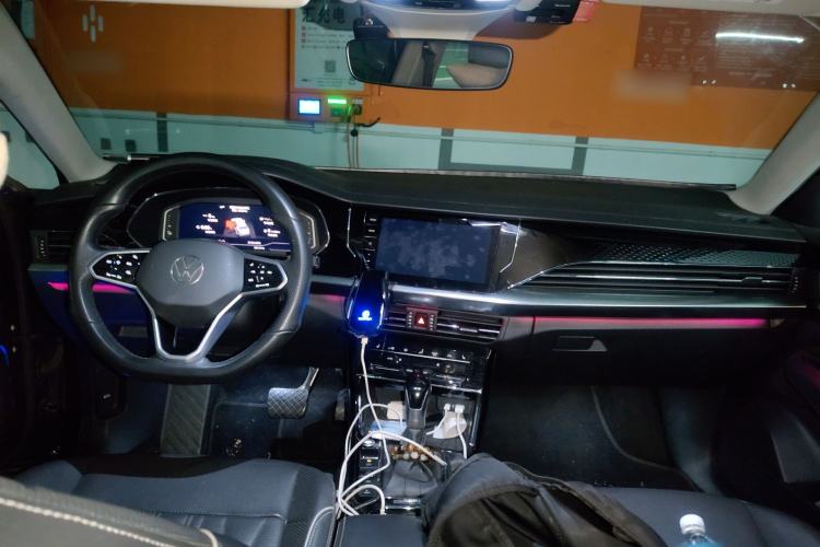 Used Volkswagen Passat New Energy 2022 430 PHEV Hybrid Luxury Edition Center Console