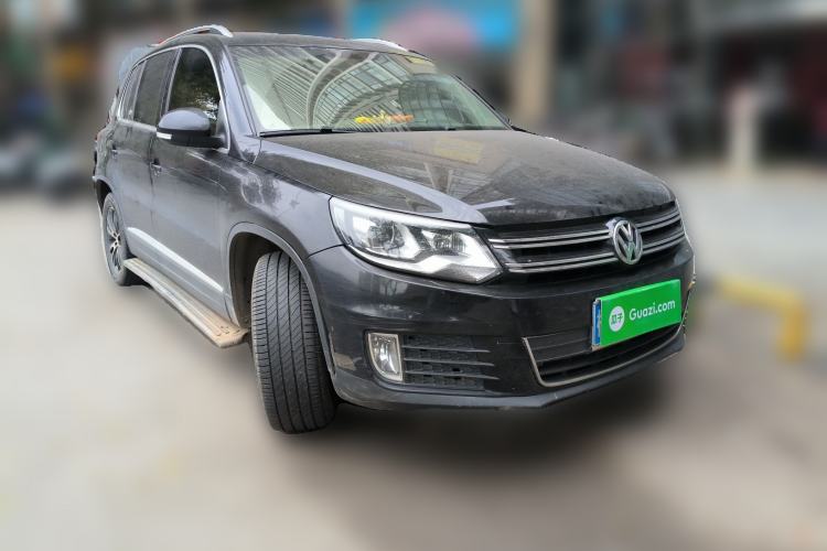 Used Volkswagen Tiguan 2013 2.0 TSI Automatic All-Wheel Drive Luxury Edition Front Right 45 Deg