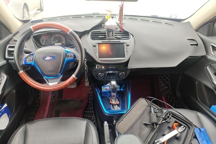 Used Ford Escort 2017 Happiness Edition 1.5L Automatic Fashion Version Center Console