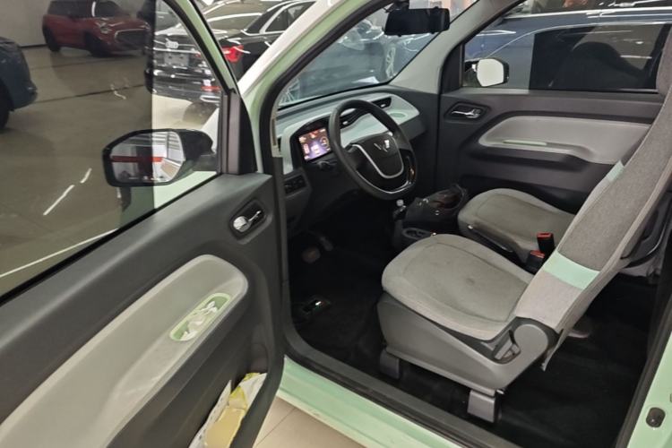 Used Wuling Hongguang MINIEV 2022 Macaron Premium Model – Lithium Iron Phosphate Driver Seat