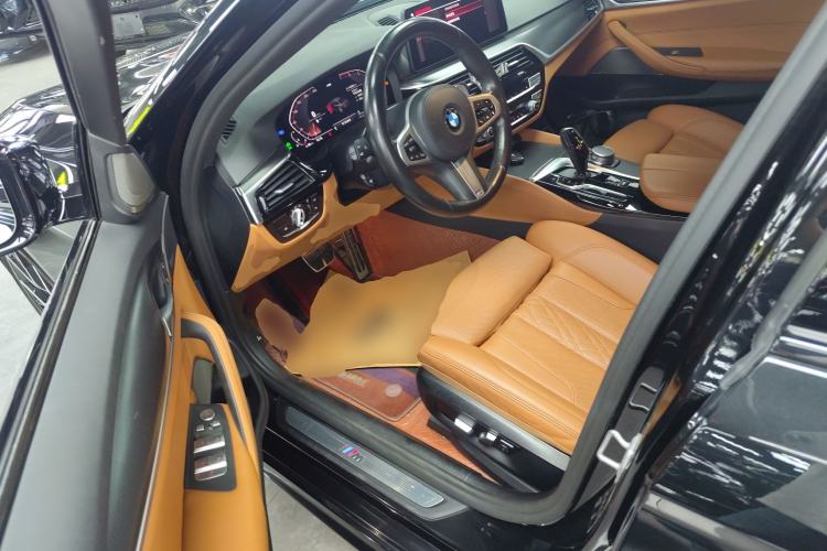 Used BMW 5 Series 2021 530i M Sport Package Driver Seat