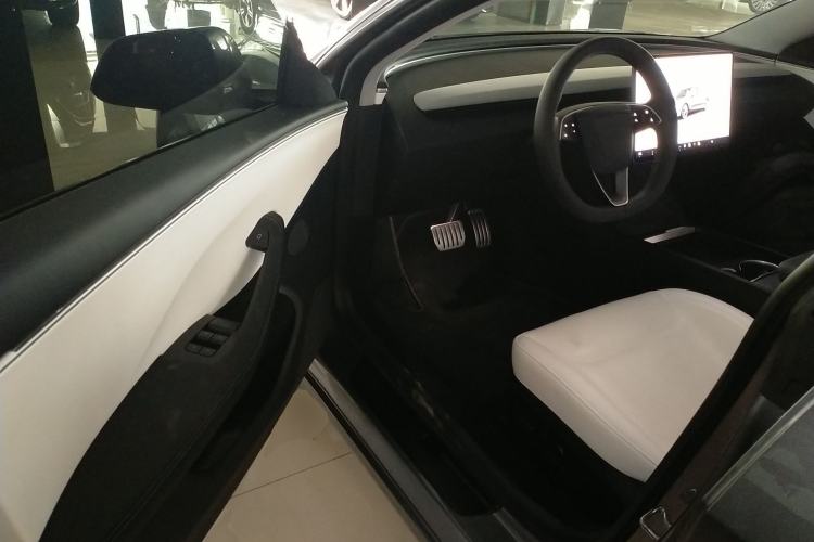 Used Tesla Model 3 2023 Long-Range All-Wheel-Drive Version