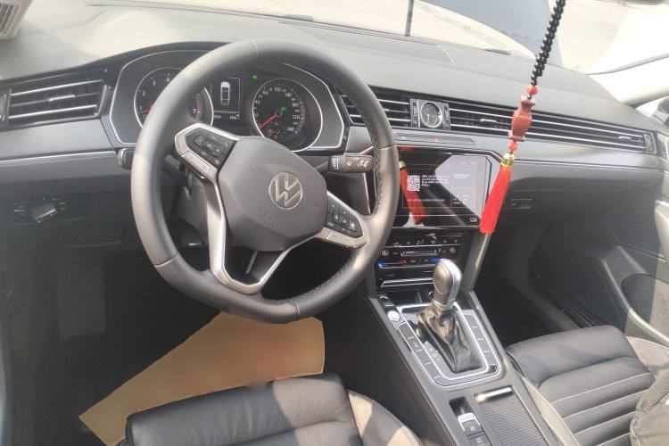 Used Volkswagen Magotan 2020 330TSI DSG Leading Model Center Console