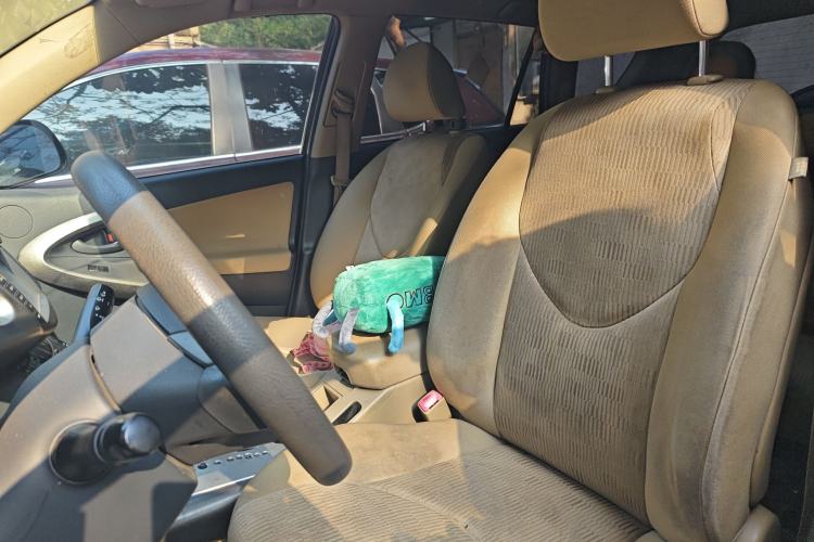 Used Toyota RAV4 2012 Luxurious Edition 2.0L Automatic All-Wheel Drive
