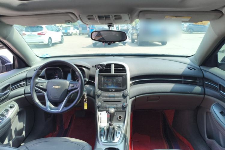 Used Chevrolet Malibu 2014 2.0L Automatic Luxury Edition Center Console