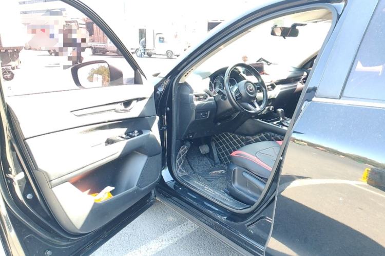 Used Mazda CX-5 2017 2.0L Automatic 2WD ZhiShang Trim China V Standard Driver Seat