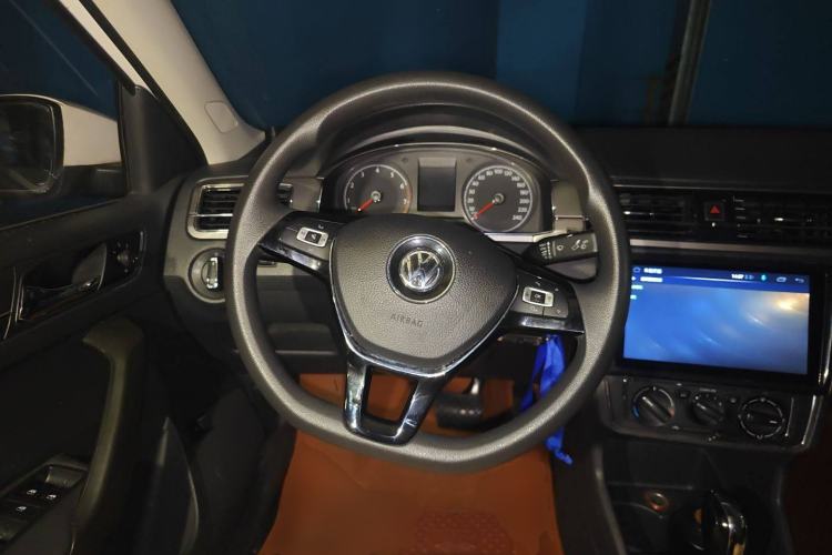 Used Volkswagen Santana 2016 1.6L Automatic Luxury Edition
